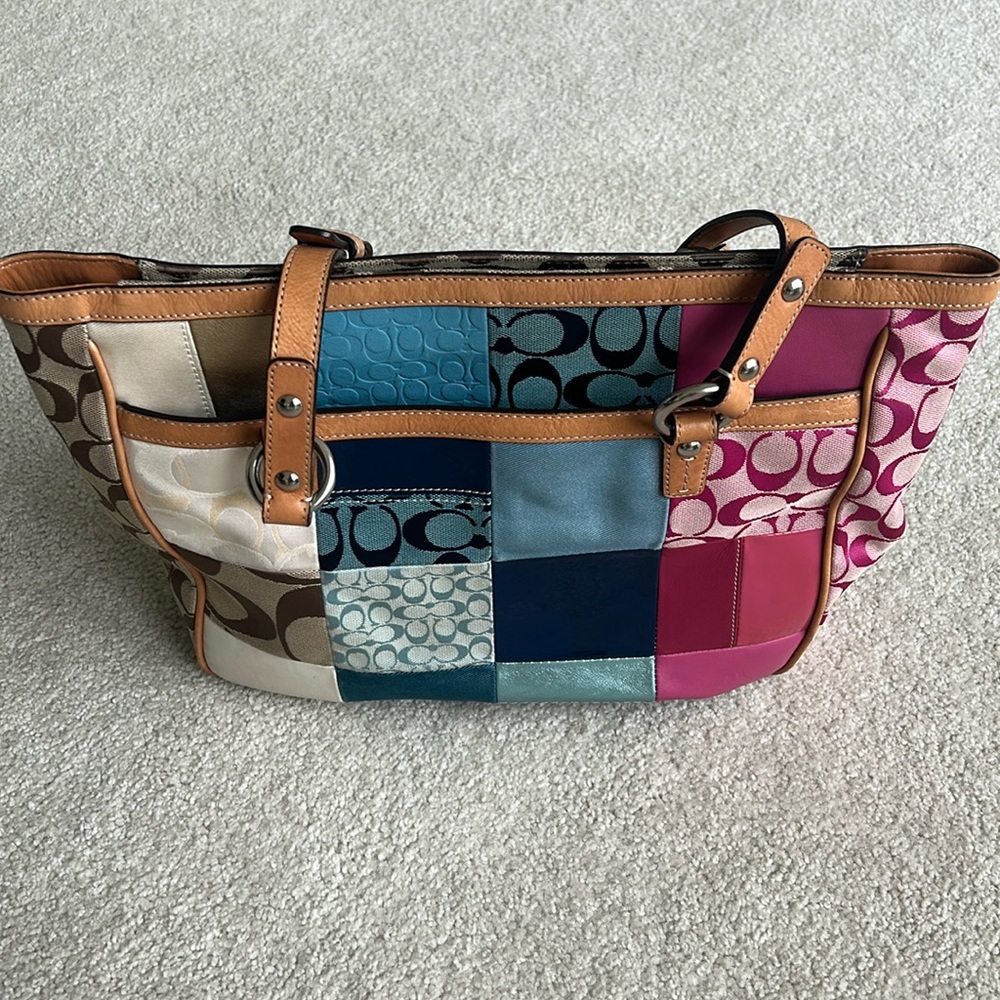 Signature patchwork, Coach purse, large 16x10, great condition